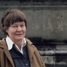 Iris Murdoch confía de nuevo en la historia